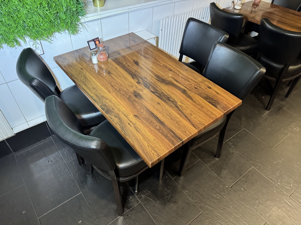 Restaurangmöbler, bord och stolar (6+24) Restaurangmöbler, bord och stolar (6+24)