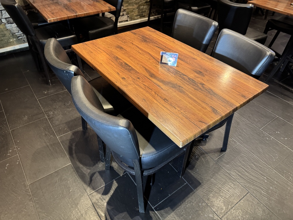 Restaurangmöbler, bord och stolar (6+24) Restaurangmöbler, bord och stolar (6+24)