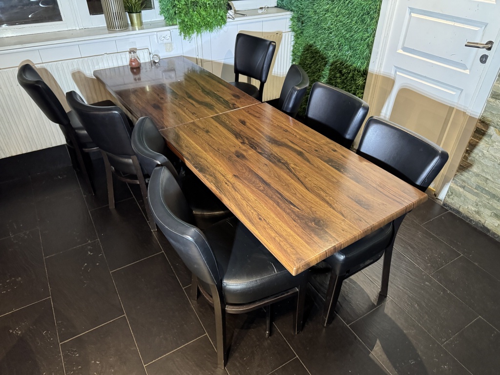 Restaurangmöbler, bord och stolar (6+24) Restaurangmöbler, bord och stolar (6+24)