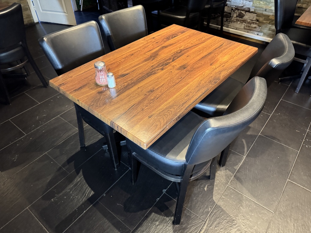 Restaurangmöbler, bord och stolar (6+24) Restaurangmöbler, bord och stolar (6+24)