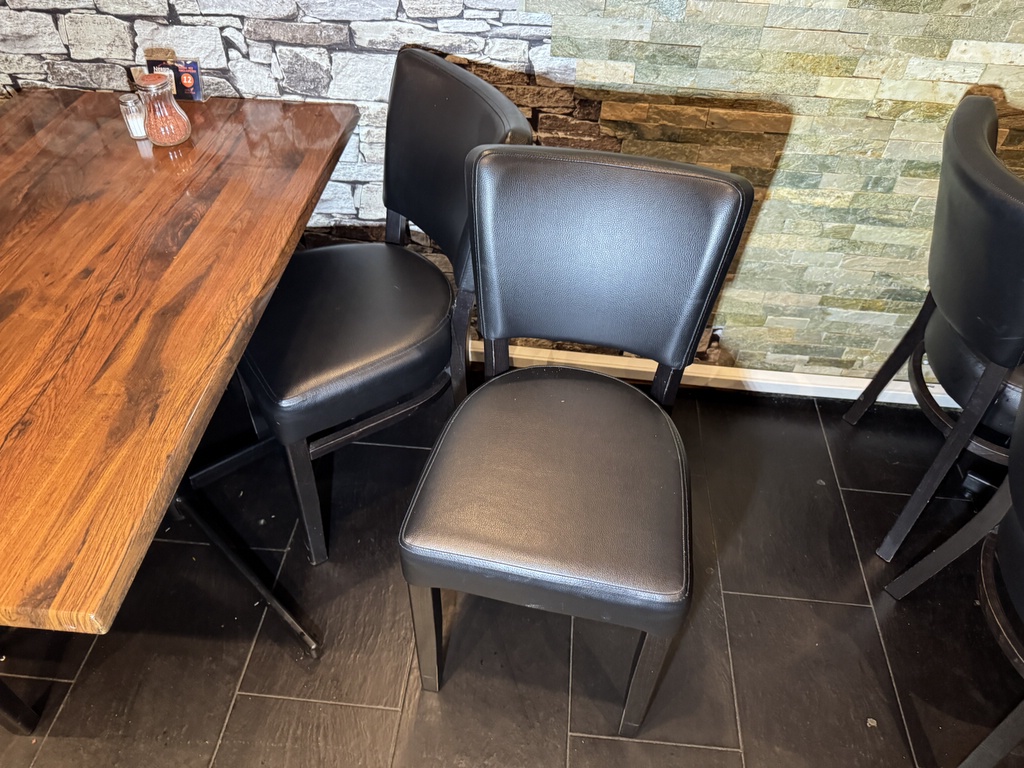 Restaurangmöbler, bord och stolar (7+28) Restaurangmöbler, bord och stolar (7+28)