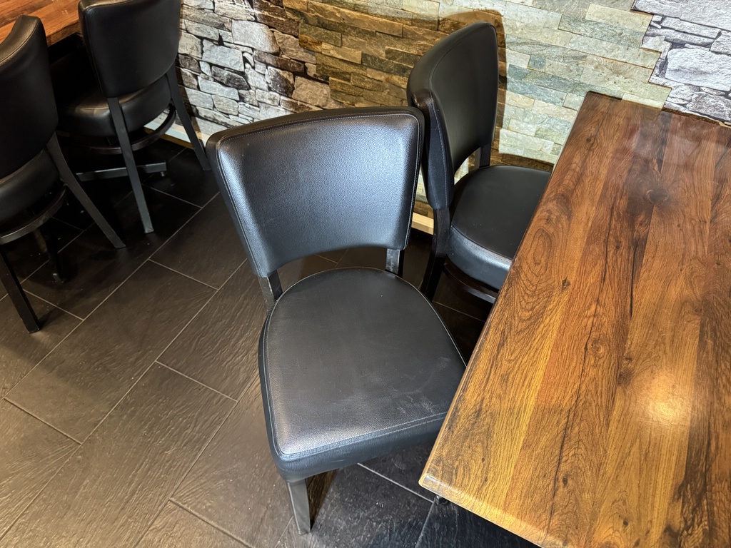 Restaurangmöbler, bord och stolar (7+28) Restaurangmöbler, bord och stolar (7+28)