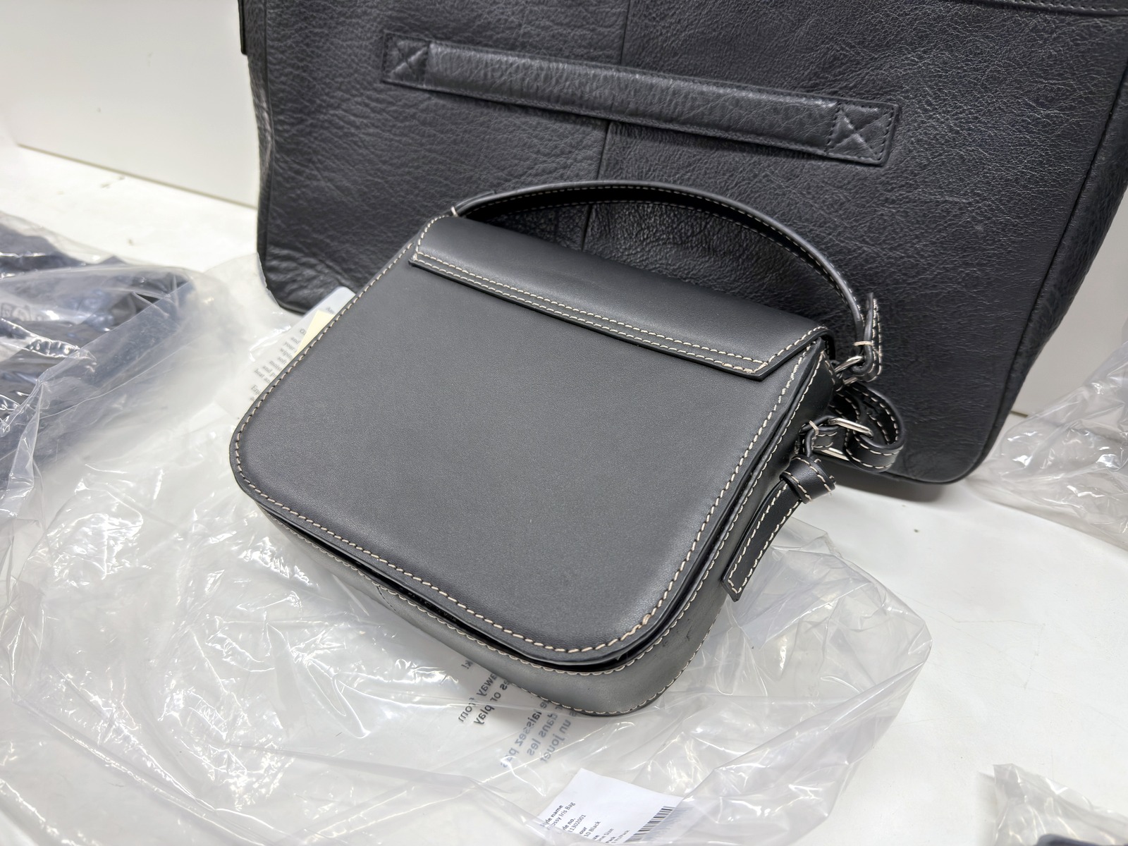 Väskor, skinn (1) Väskor, skinn (1)