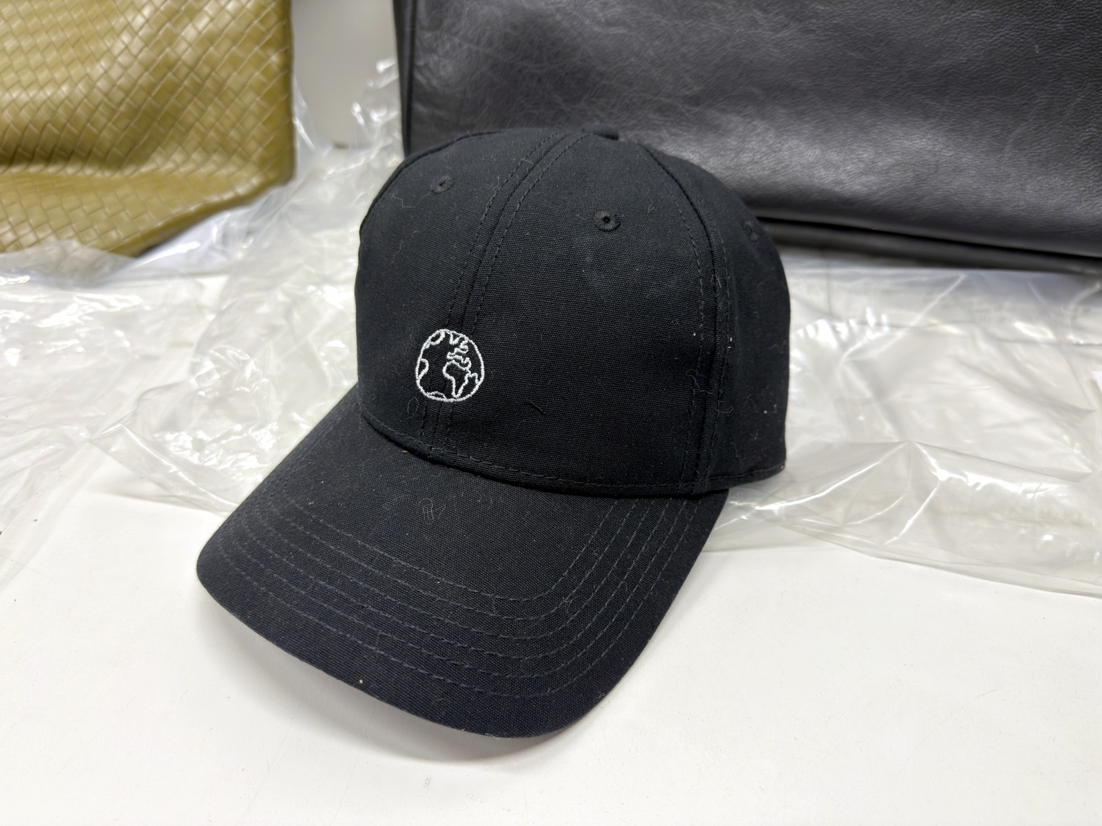 Väskor, skinn (2) Väskor, skinn (2)