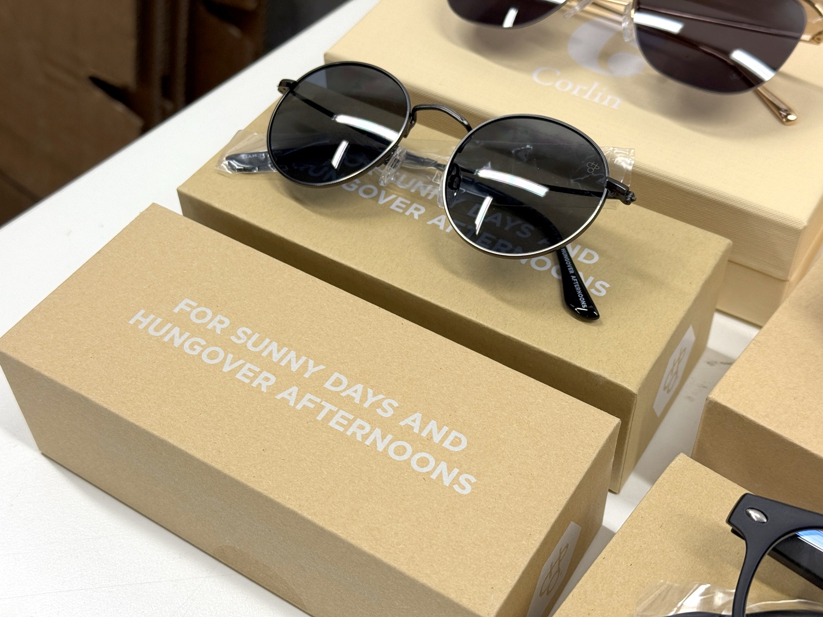 Armbandsur, solglasögon, mm Armbandsur, solglasögon, mm