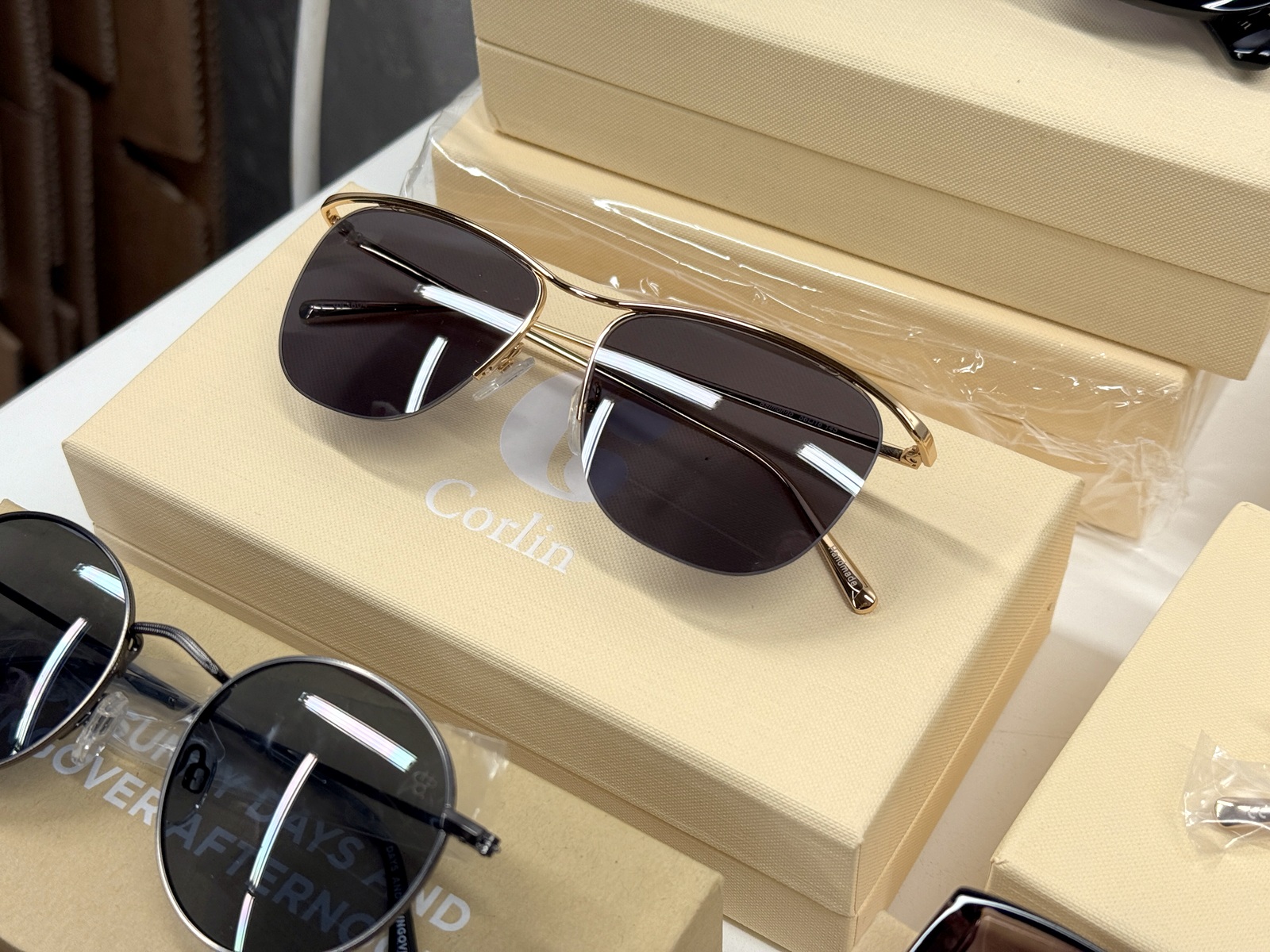 Armbandsur, solglasögon, mm Armbandsur, solglasögon, mm