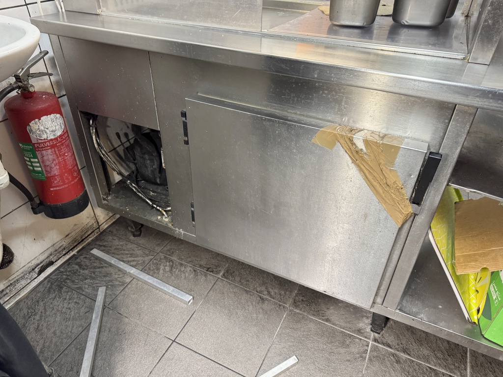 Kylbänk med kylmonter mm Kylbänk med kylmonter mm