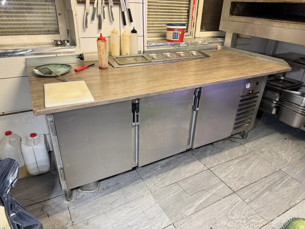 Pizzakylbänk Pizzakylbänk