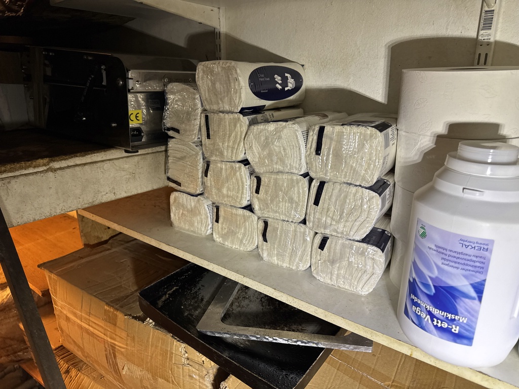 Förrådsutrymme med lite av varje Förrådsutrymme med lite av varje