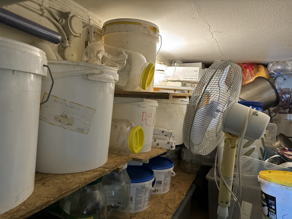 Förrådsutrymme med lite av varje Förrådsutrymme med lite av varje