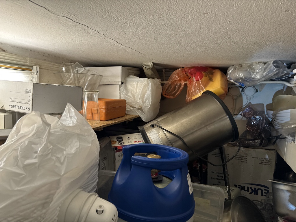 Förrådsutrymme med lite av varje Förrådsutrymme med lite av varje