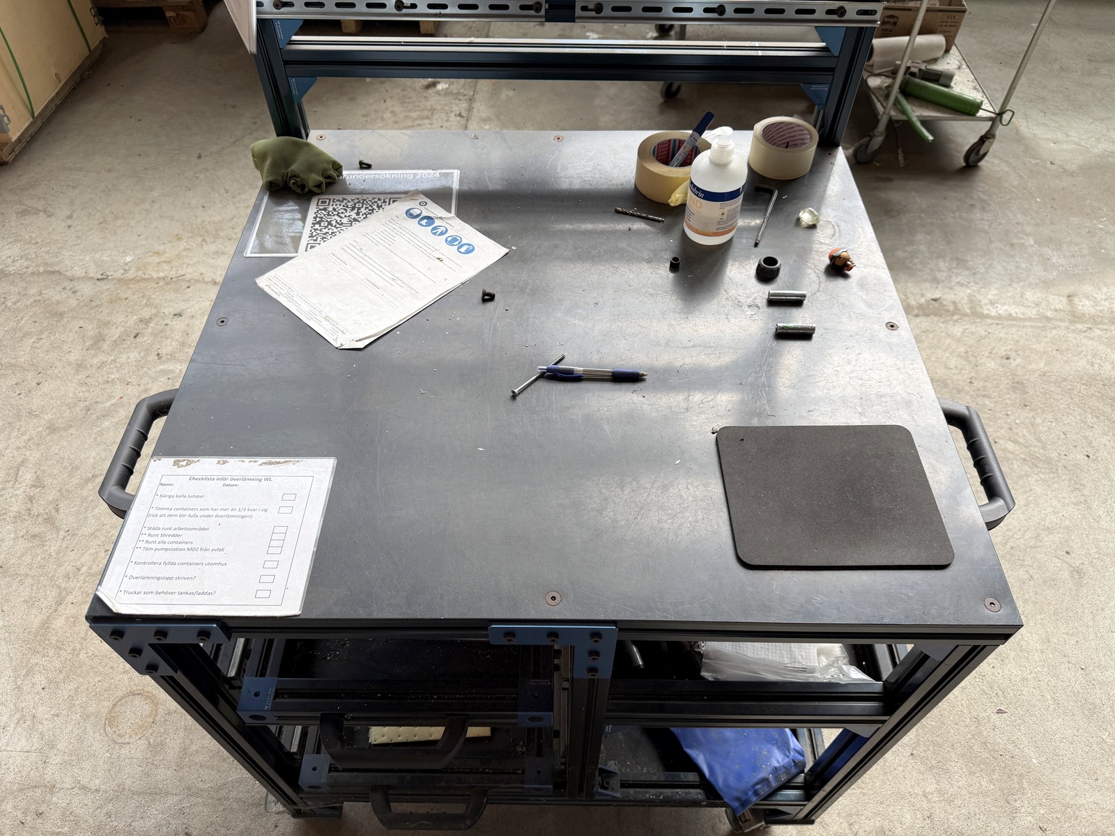 Arbetsbord / working desk (1) Arbetsbord / working desk (1)