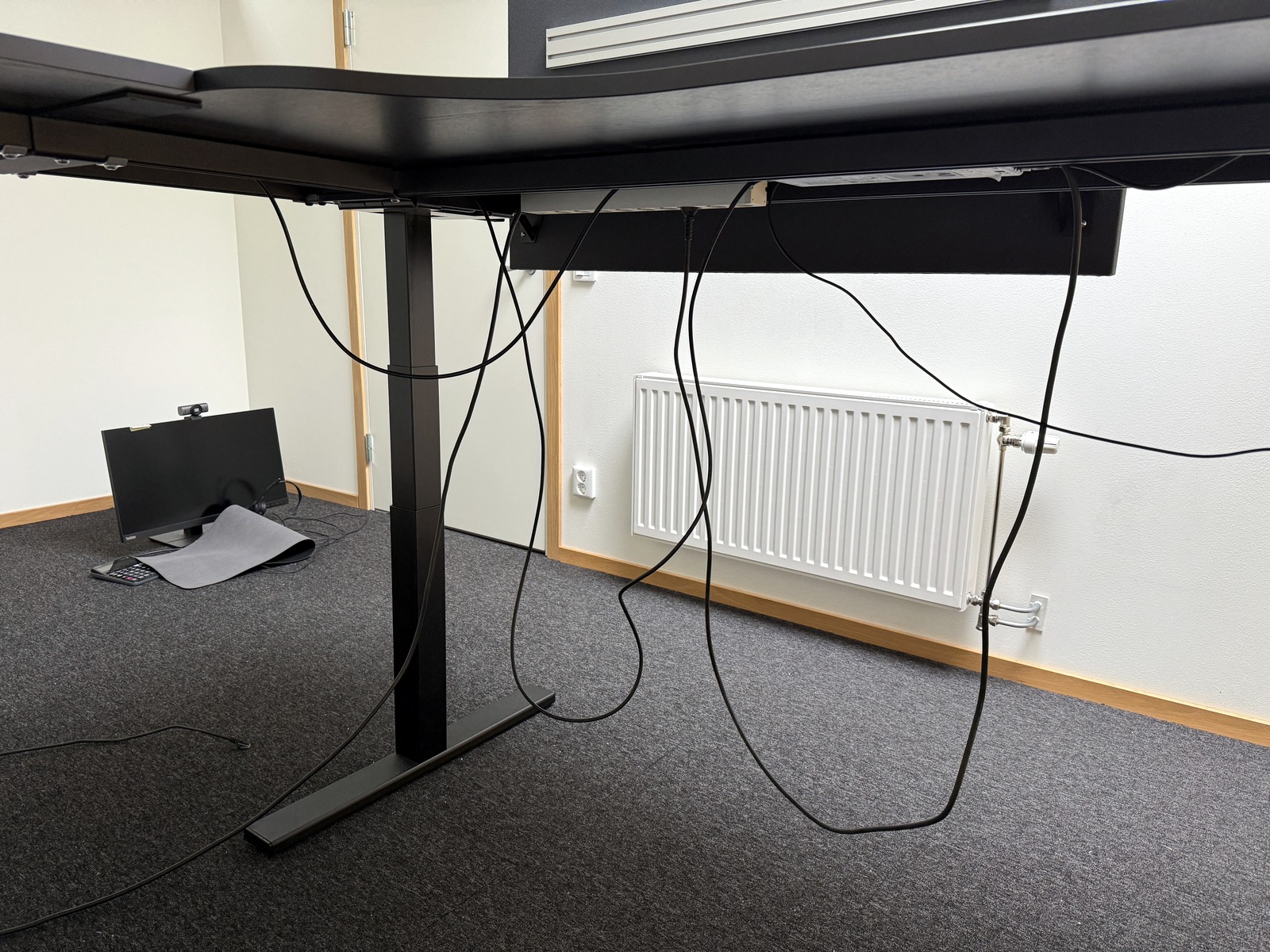 Elskrivbord i vinkel Elskrivbord i vinkel