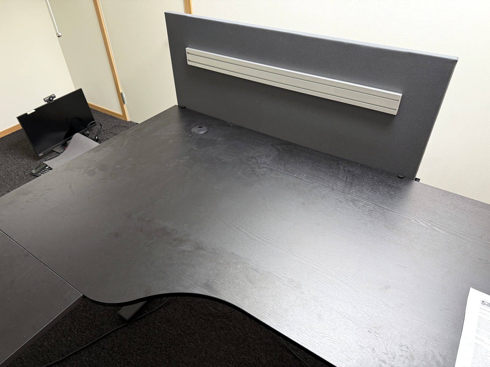 Elskrivbord i vinkel Elskrivbord i vinkel