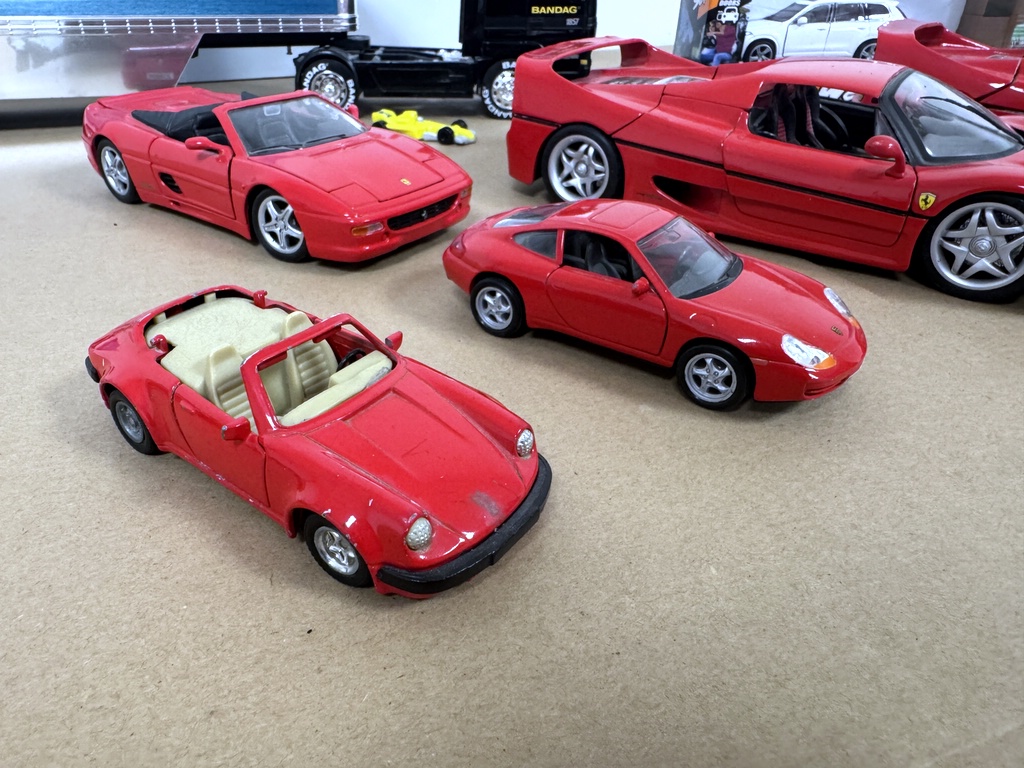 Modellbilar bl.a. Ferrari F50, lastbil mfl Modellbilar bl.a. Ferrari F50, lastbil mfl