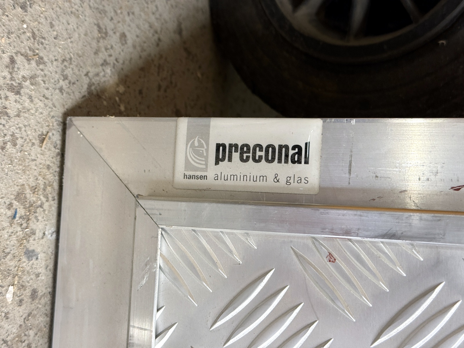 Industridörr, preconal (1) Industridörr, preconal (1)