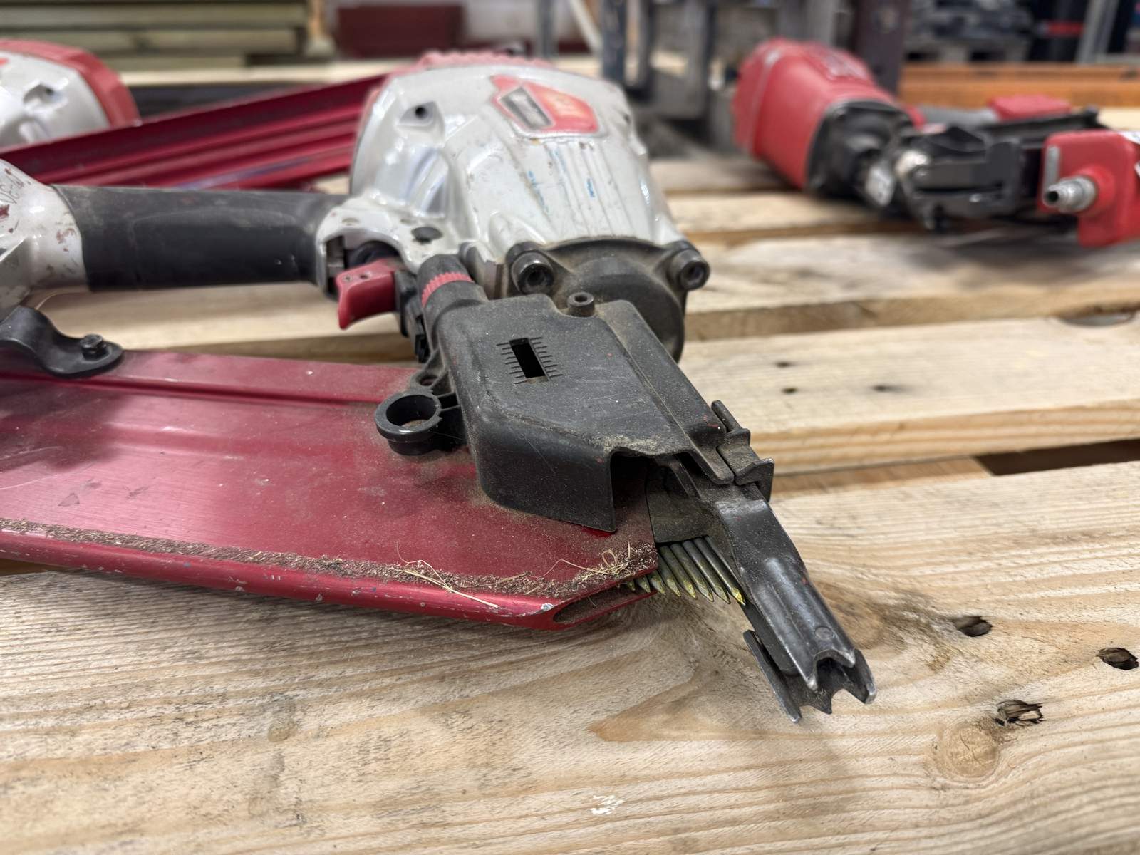 Spikpistol pneumatisk MAX Spikpistol pneumatisk MAX