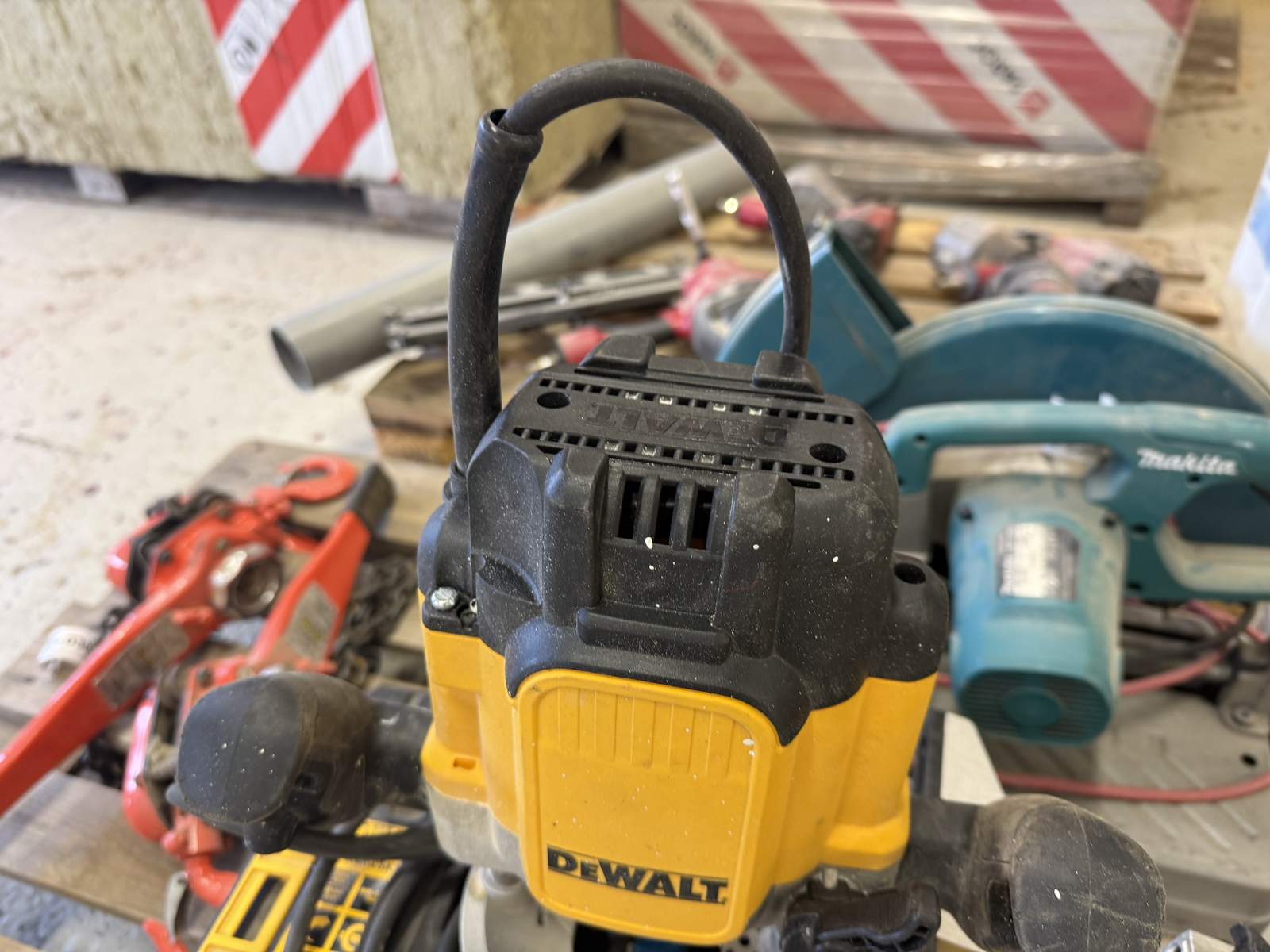Handöverfräs DeWalt DWE625-QS Handöverfräs DeWalt DWE625-QS