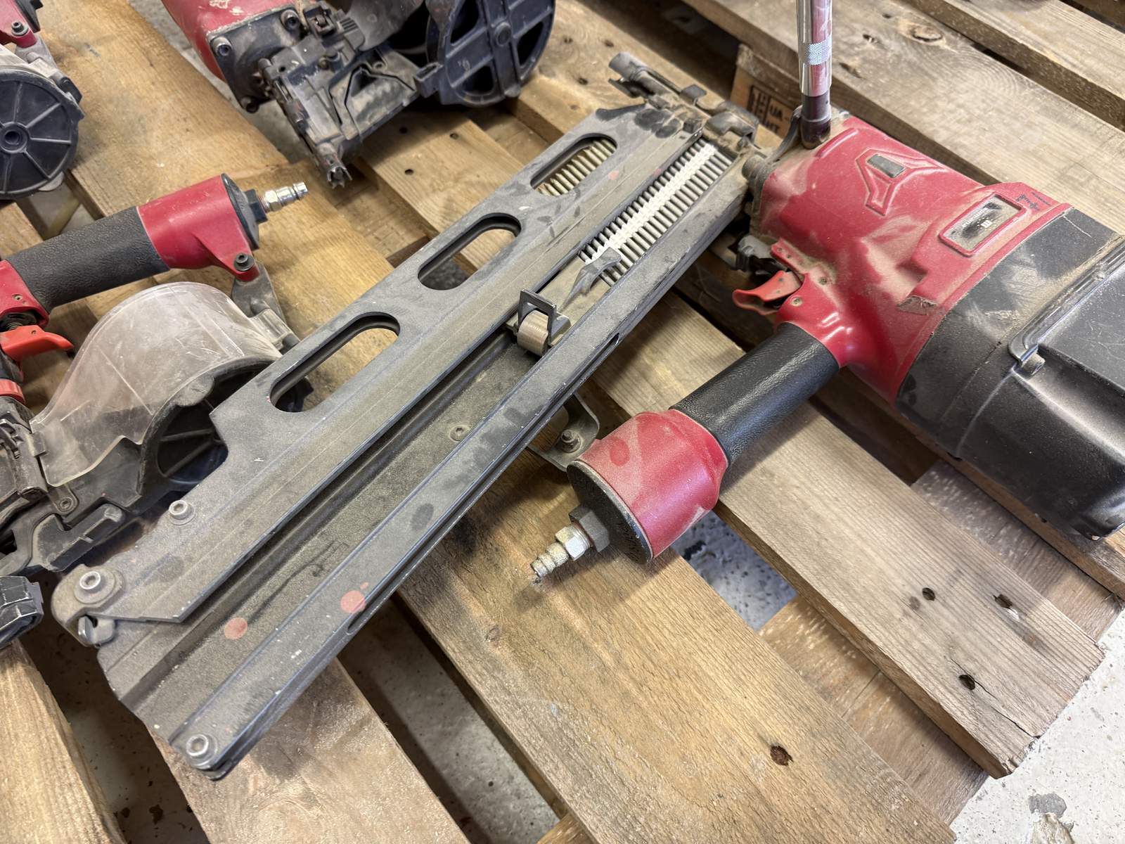 Spikpistola pneumatiska Montana 4st Spikpistola pneumatiska Montana 4st