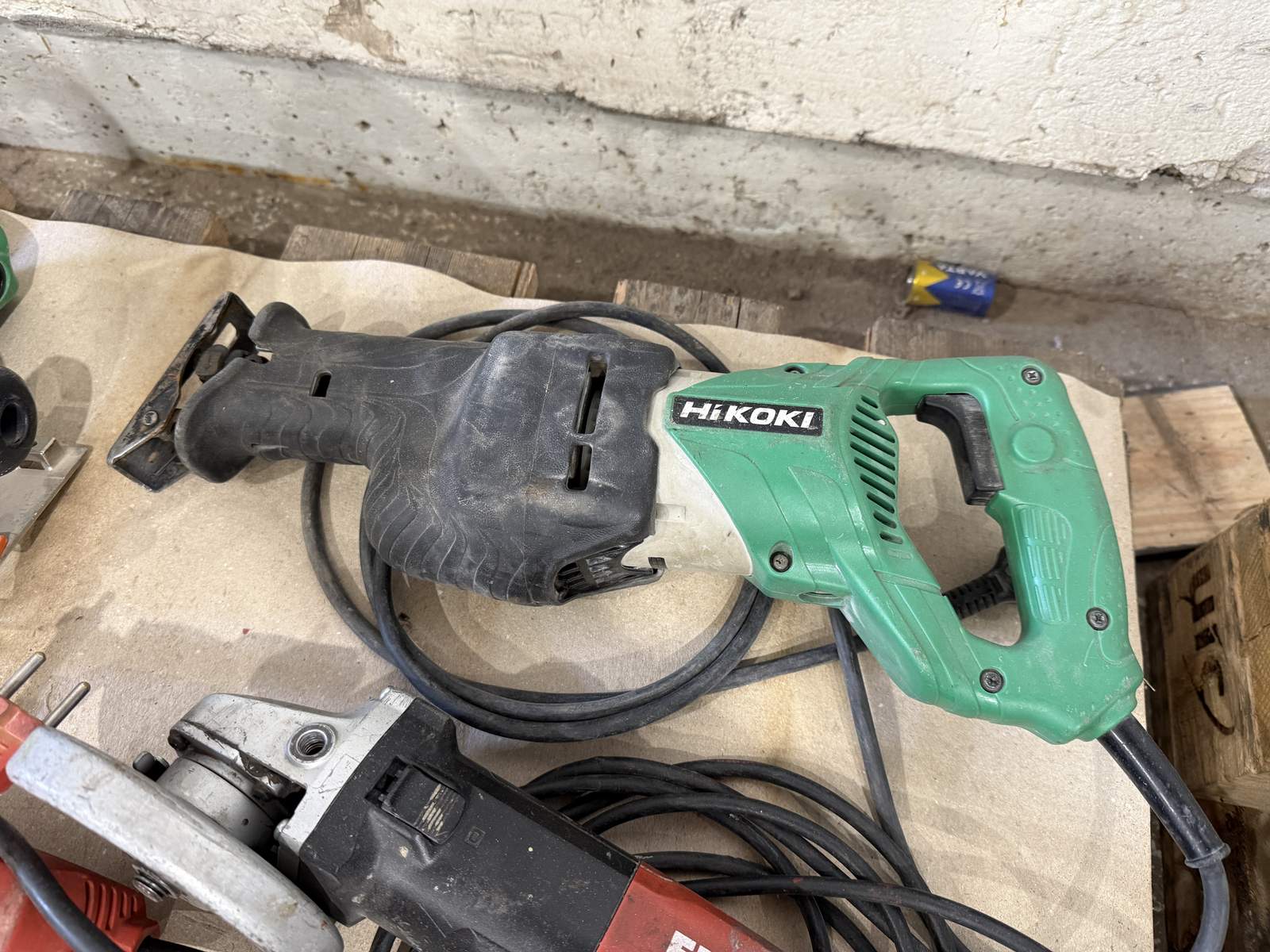 Pall med maskinverktyg Pall med maskinverktyg