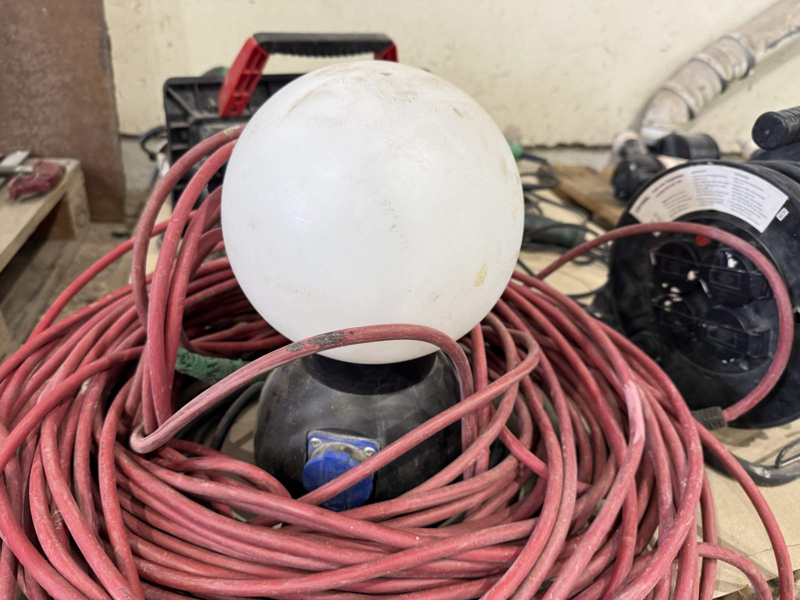 Pall med maskinverktyg Pall med maskinverktyg