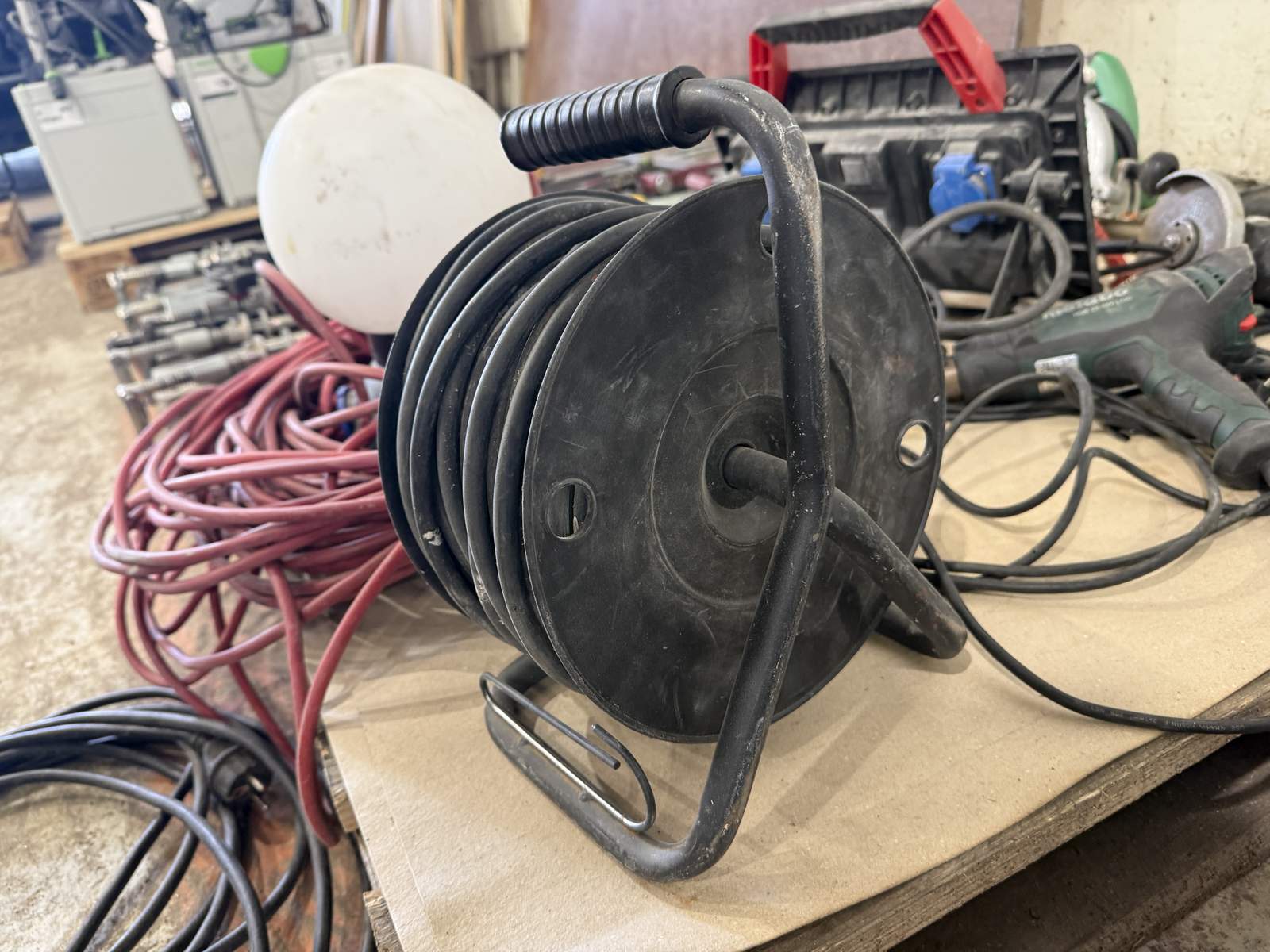 Pall med maskinverktyg Pall med maskinverktyg