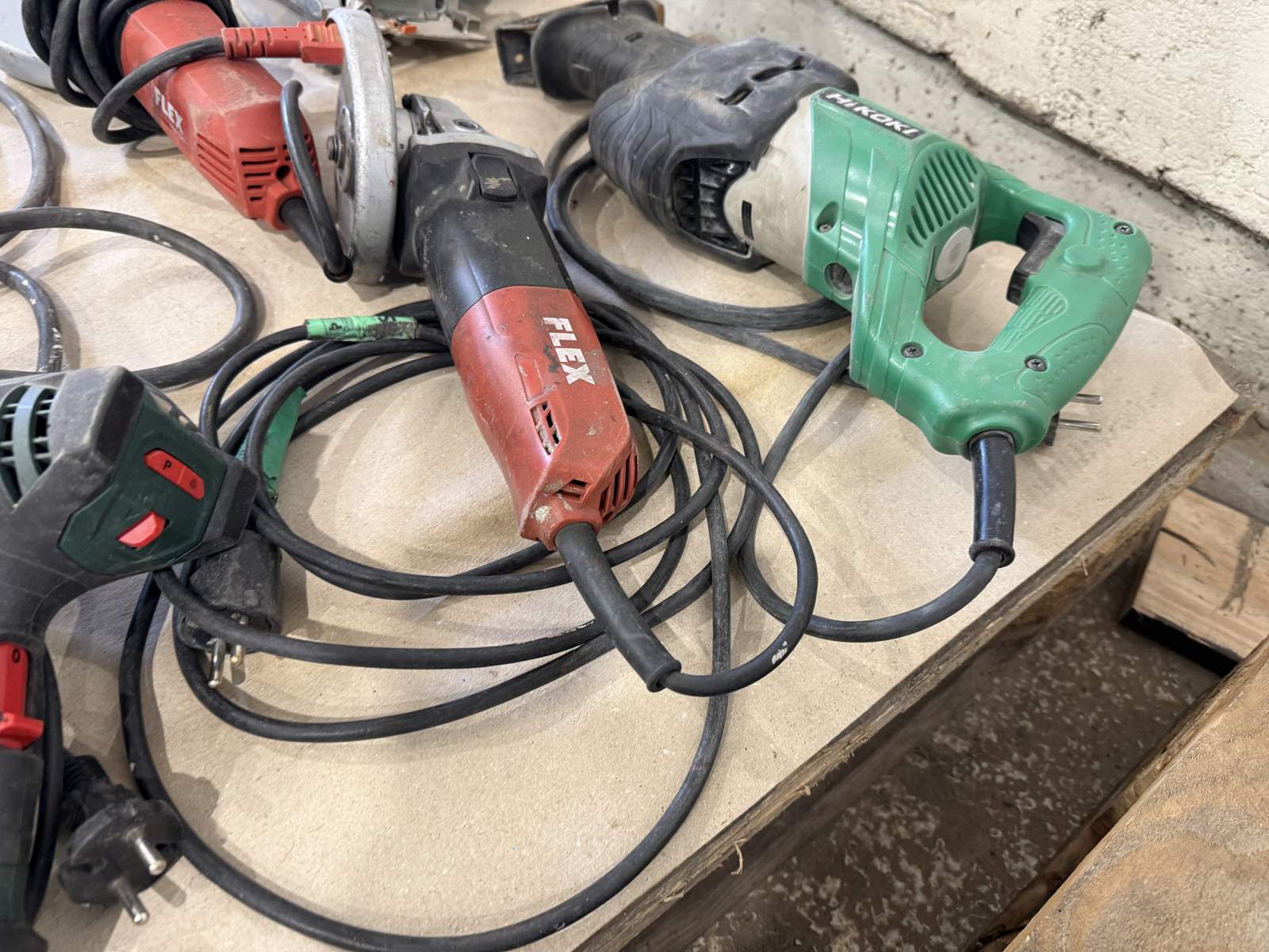 Pall med maskinverktyg Pall med maskinverktyg