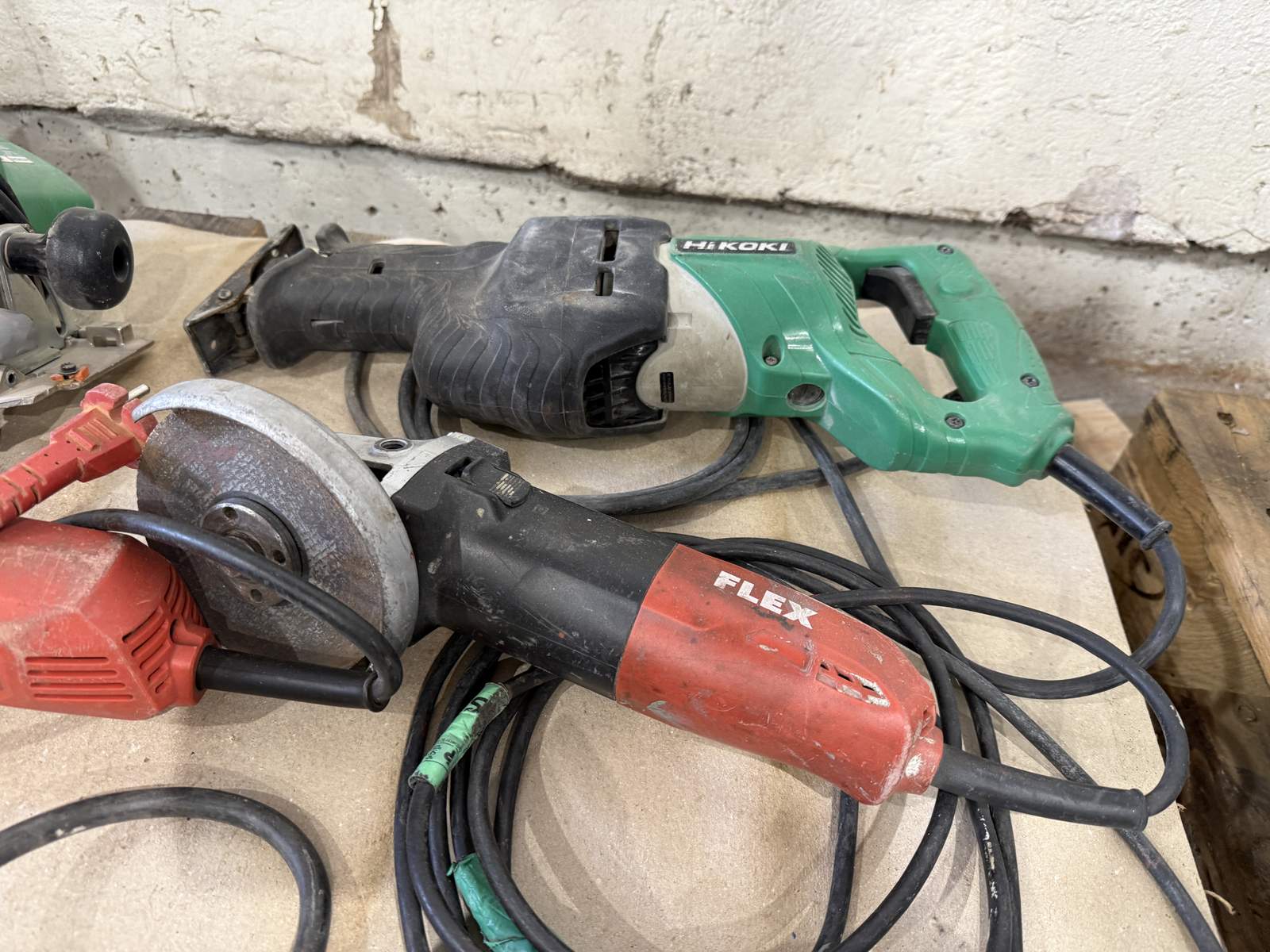 Pall med maskinverktyg Pall med maskinverktyg