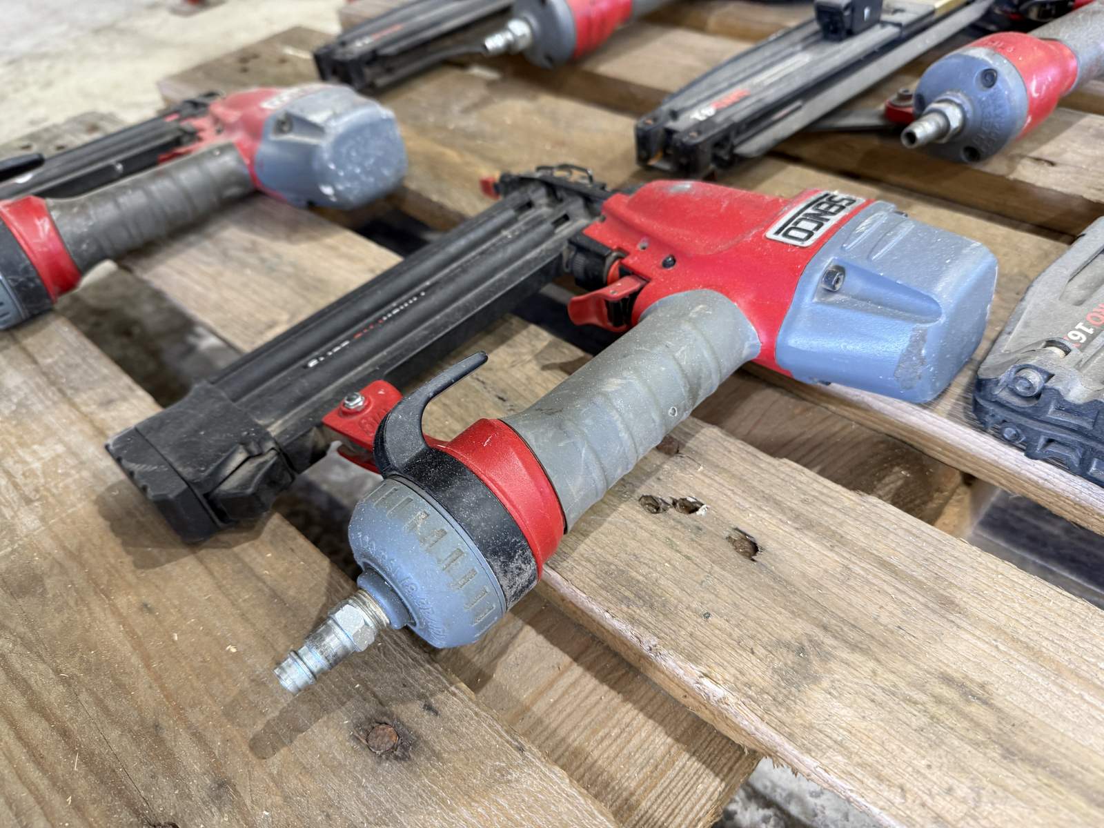 Pneumatiska stiftpistoler Senco Pneumatiska stiftpistoler Senco