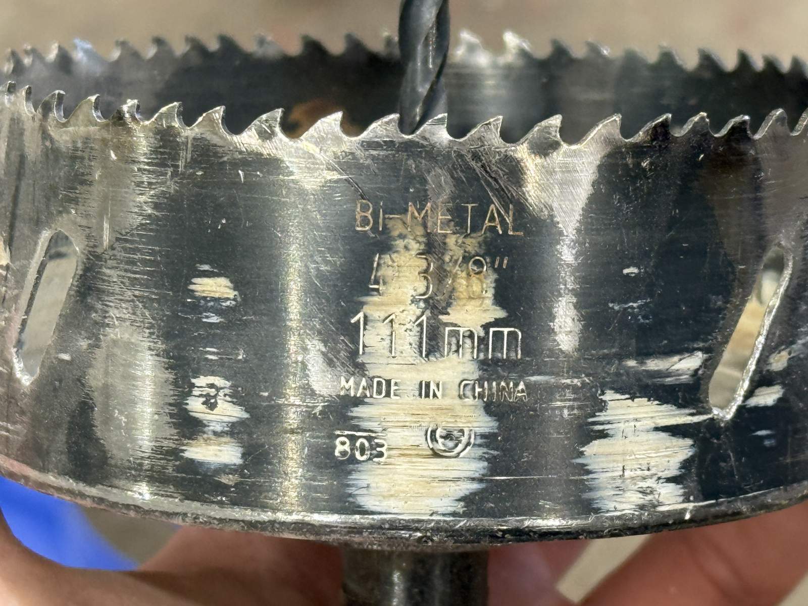 Pall med borr & hålsåg Pall med borr & hålsåg