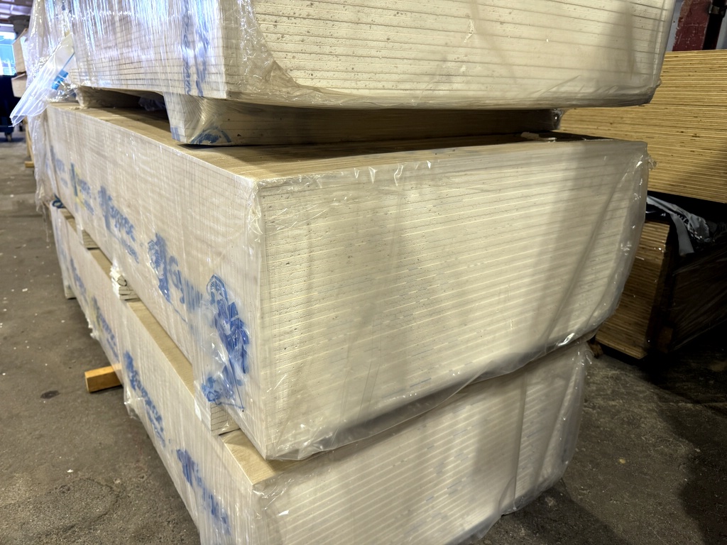 Vindskyddsskivor/gips, 9,5x900x2500mm (1) Vindskyddsskivor/gips, 9,5x900x2500mm (1)