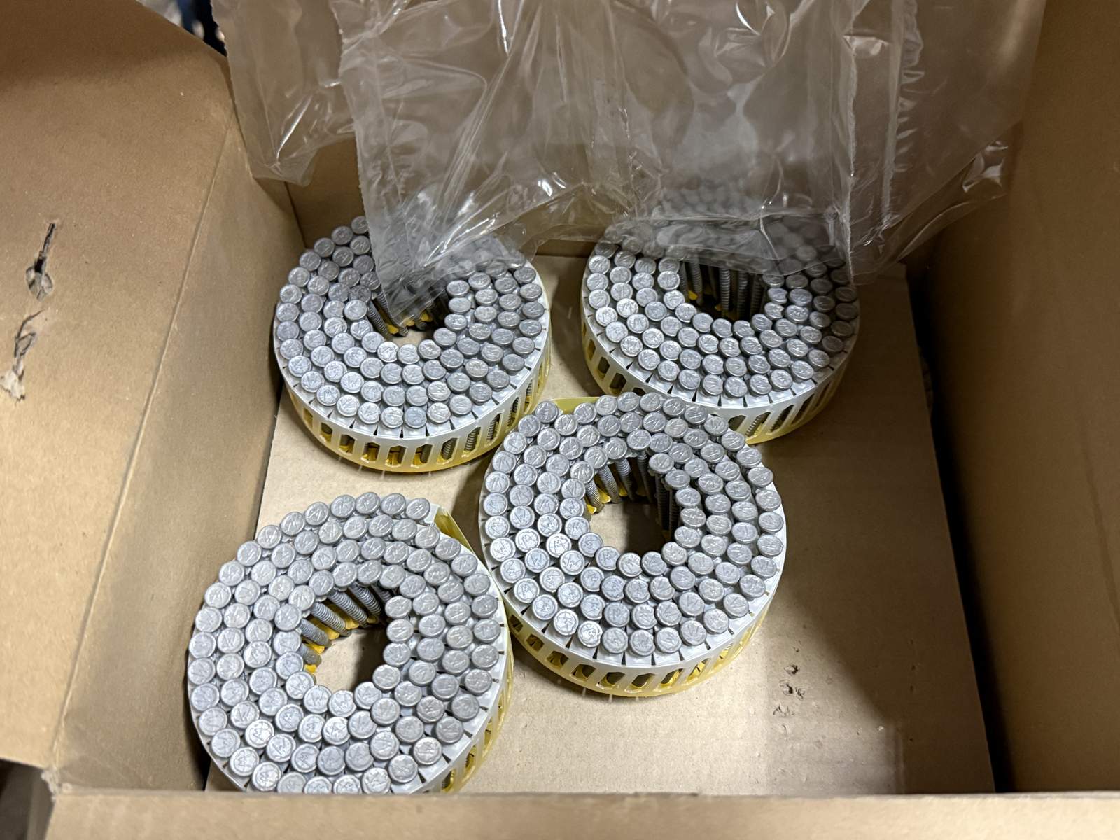 Pall med blandat byggmaterial Pall med blandat byggmaterial