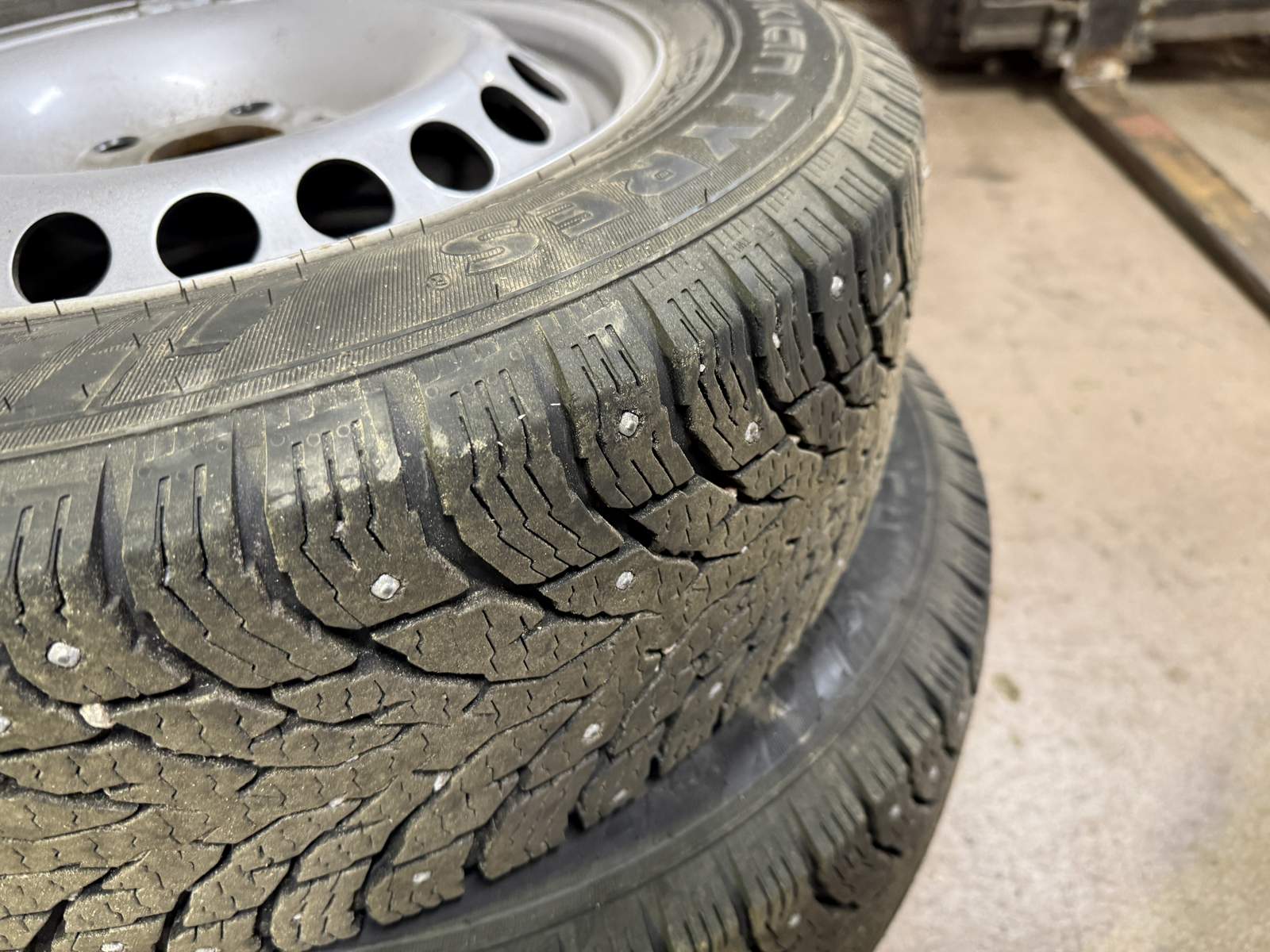 Dubbdäck Nokian Tyres 205x65R16C Dubbdäck Nokian Tyres 205x65R16C