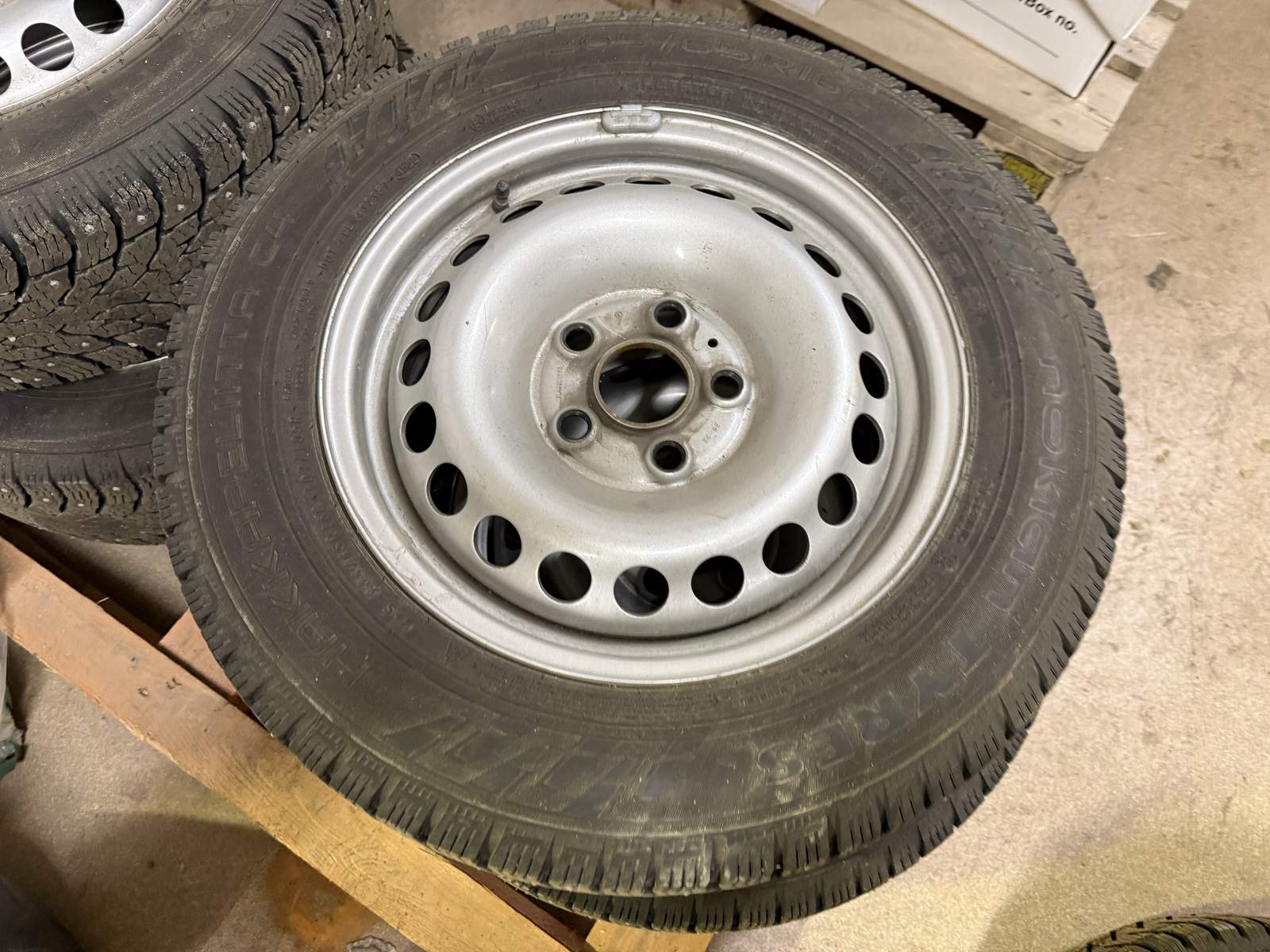 Dubbdäck Nokian Tyres 205x65R16C Dubbdäck Nokian Tyres 205x65R16C