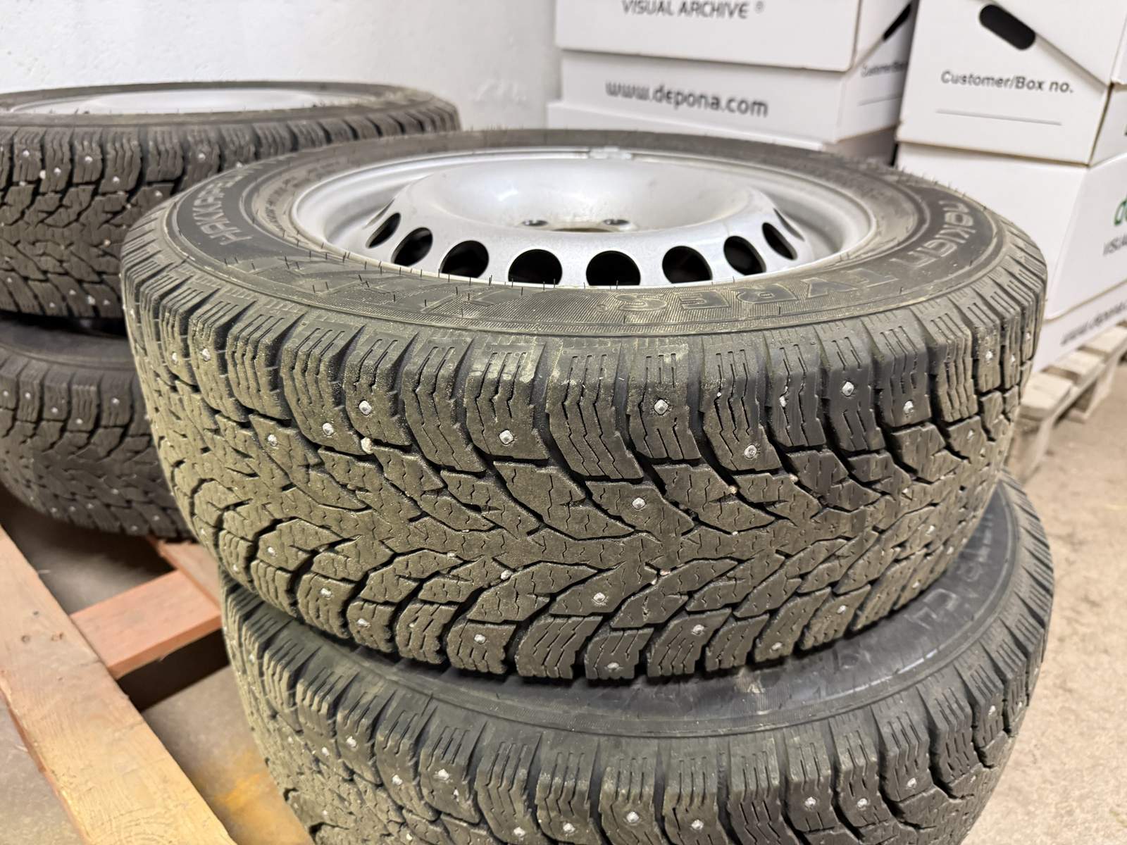 Dubbdäck Nokian Tyres 205x65R16C Dubbdäck Nokian Tyres 205x65R16C