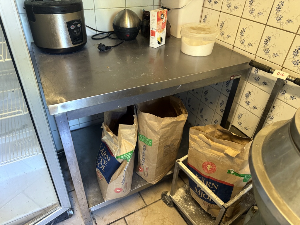 Bänk i rostfritt Bänk i rostfritt