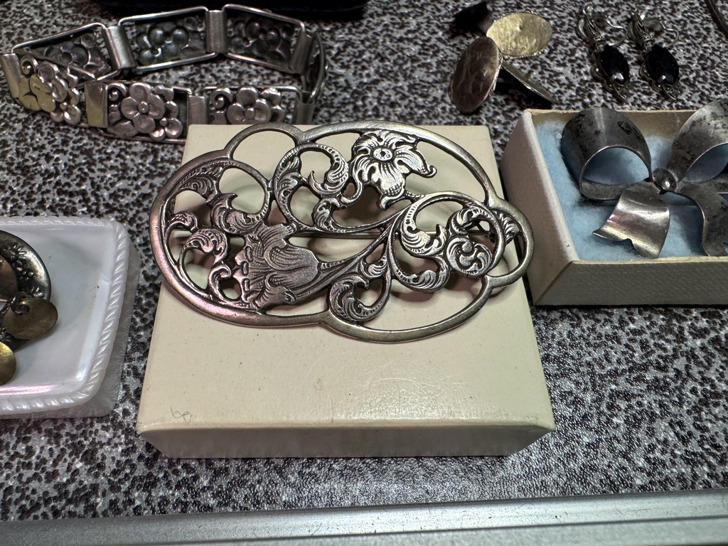 Silversmycken och pärlor Silversmycken och pärlor