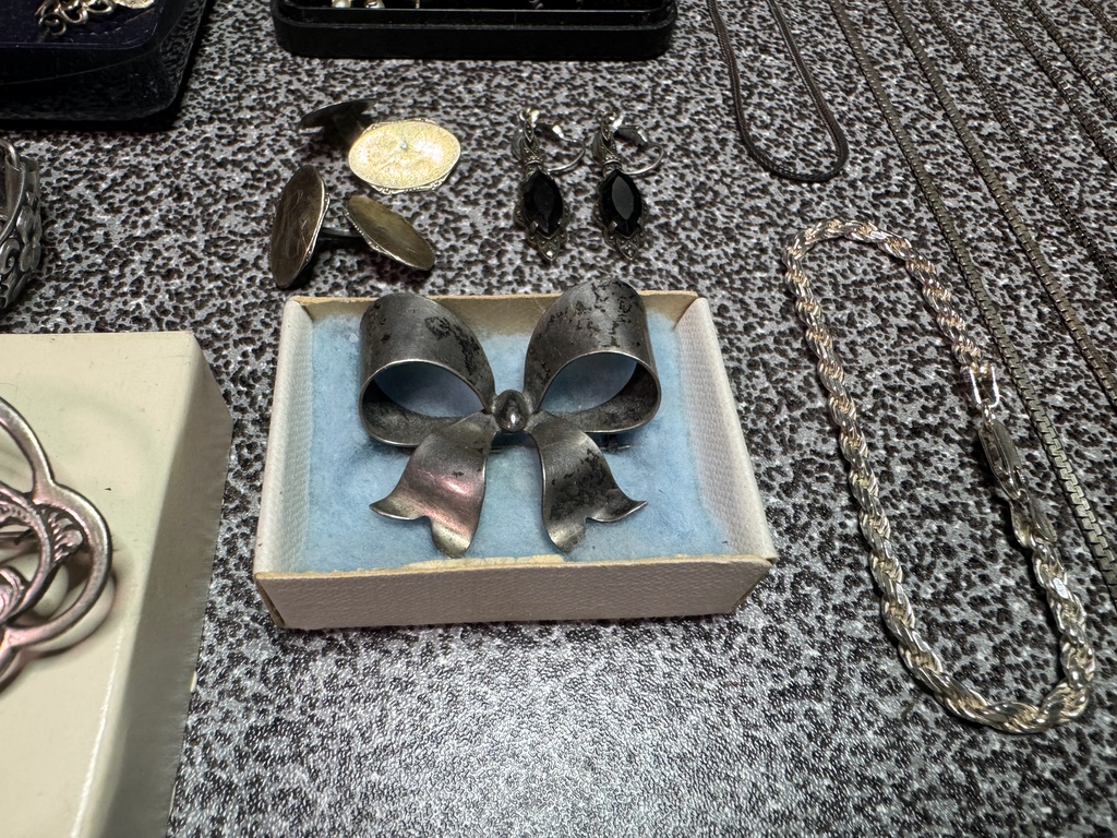 Silversmycken och pärlor Silversmycken och pärlor