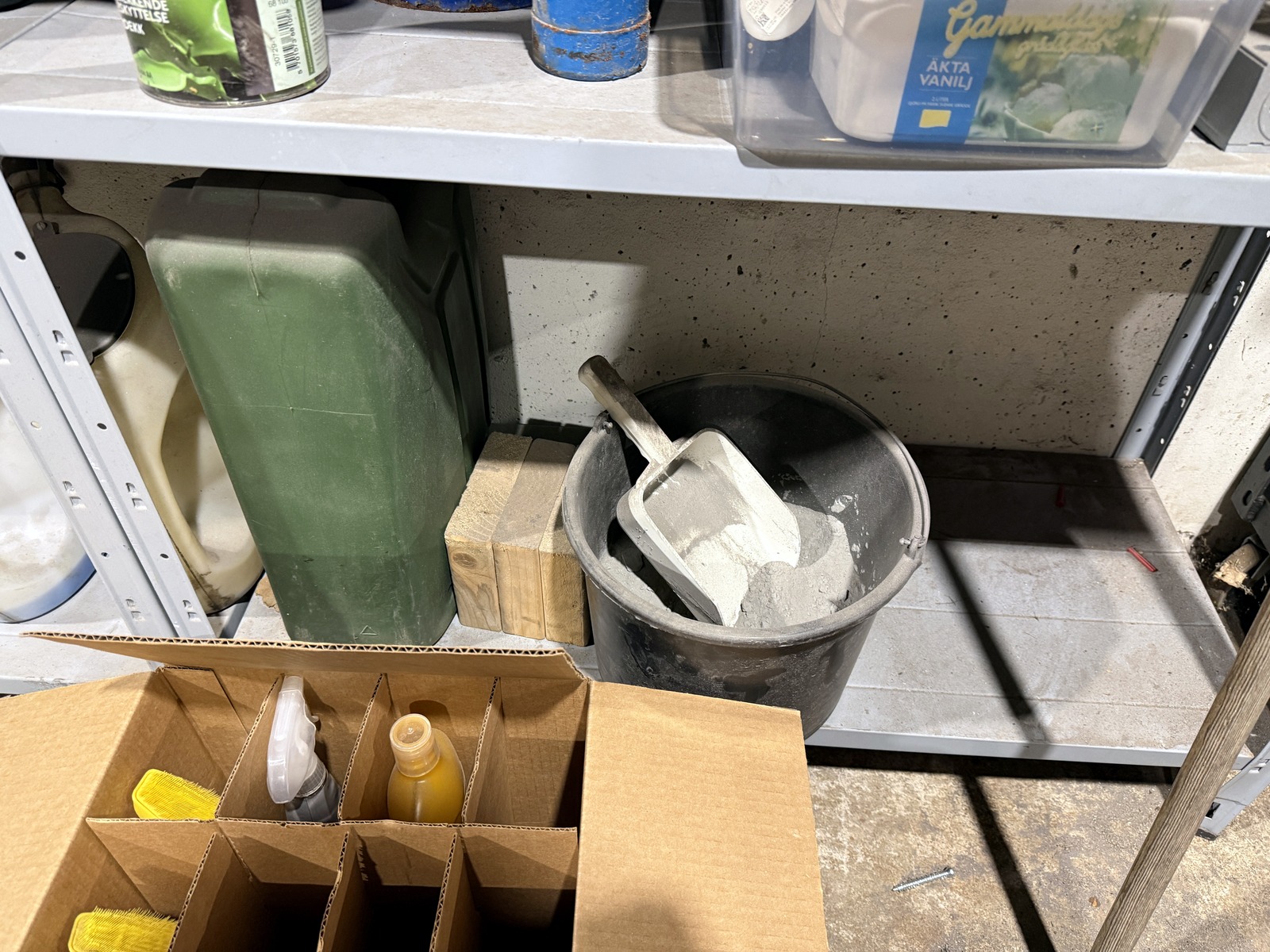 Olja och bilvårdsprodukter Olja och bilvårdsprodukter