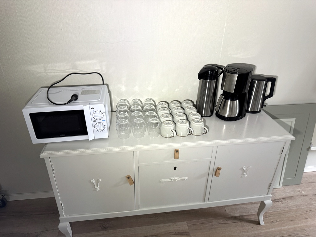 Mikrovågsugn, kaffebryggare mm 