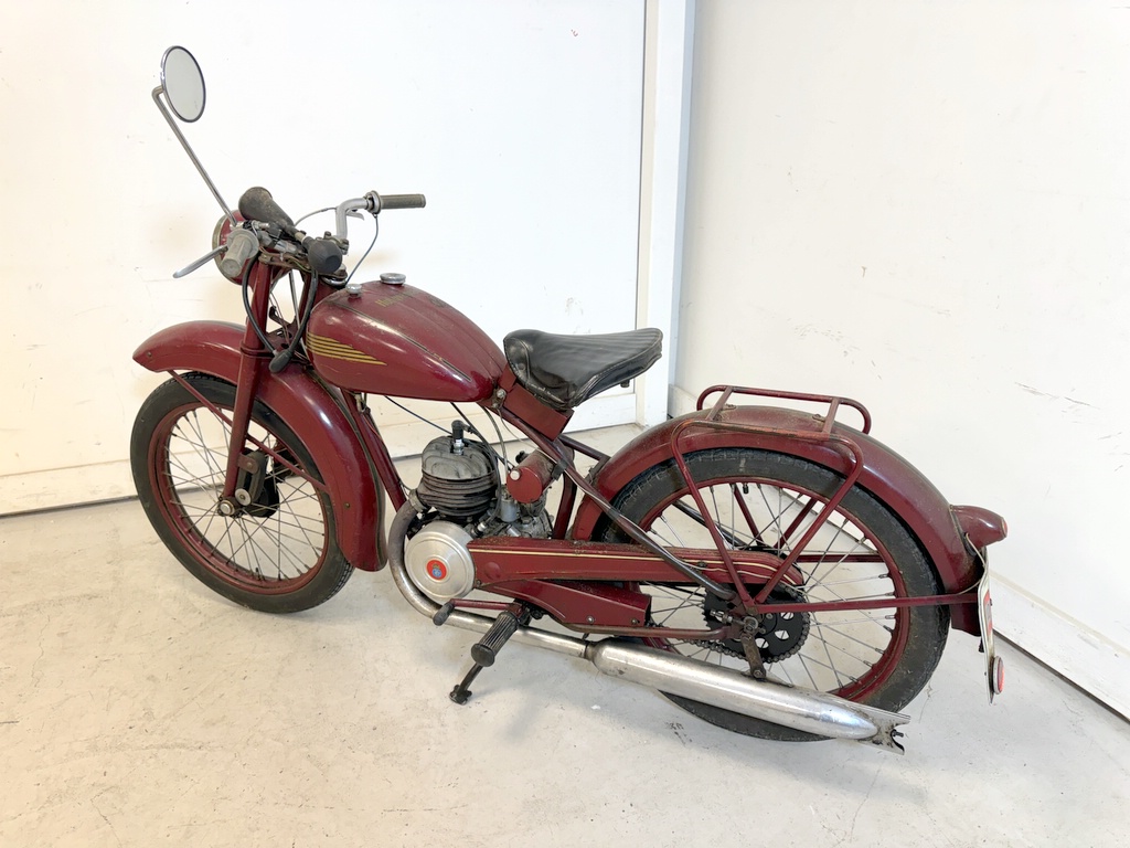 Motorcykel Husqvarna 30, Rödmyra (BFP167) -53 Motorcykel Husqvarna 30, Rödmyra (BFP167) -53