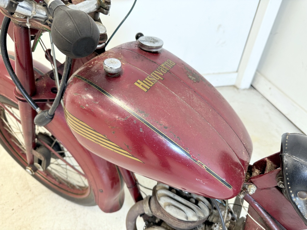 Motorcykel Husqvarna 30, Rödmyra (BFP167) -53 Motorcykel Husqvarna 30, Rödmyra (BFP167) -53