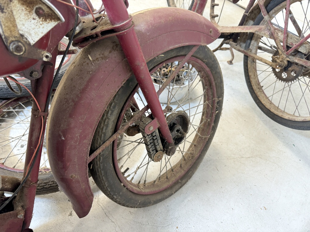 2st Husqvarna rödmyror (rep. objekt) 2st Husqvarna rödmyror (rep. objekt)