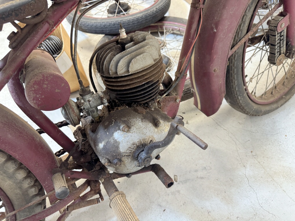 2st Husqvarna rödmyror (rep. objekt) 2st Husqvarna rödmyror (rep. objekt)