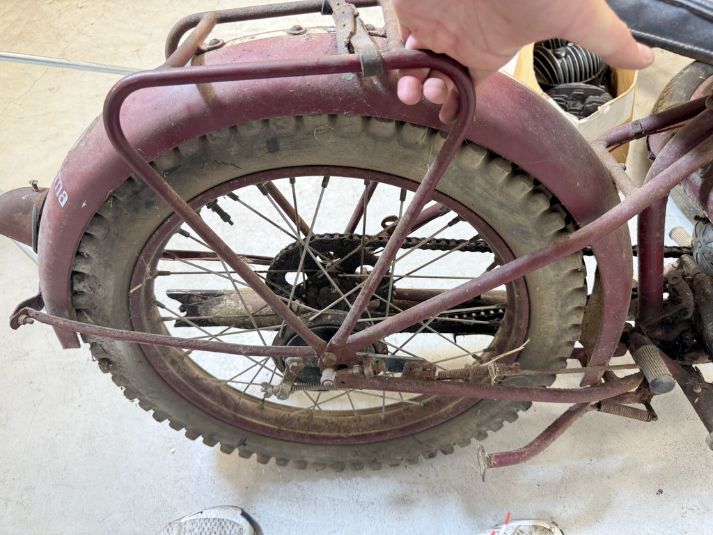 2st Husqvarna rödmyror (rep. objekt) 2st Husqvarna rödmyror (rep. objekt)