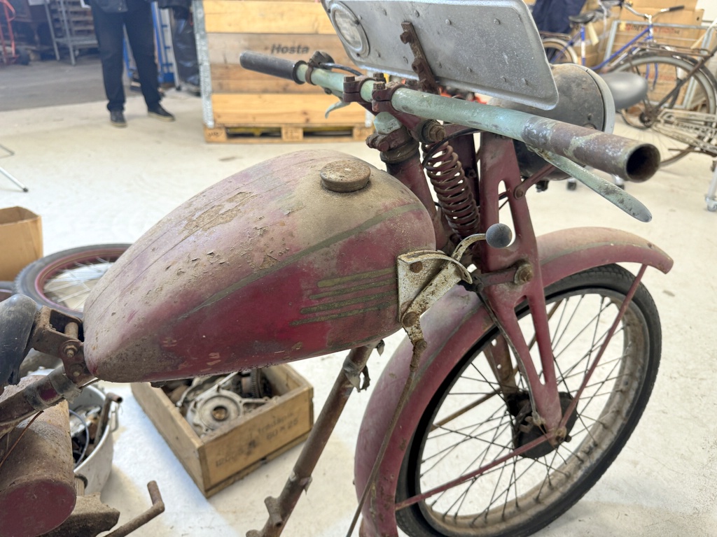 2st Husqvarna rödmyror (rep. objekt) 2st Husqvarna rödmyror (rep. objekt)