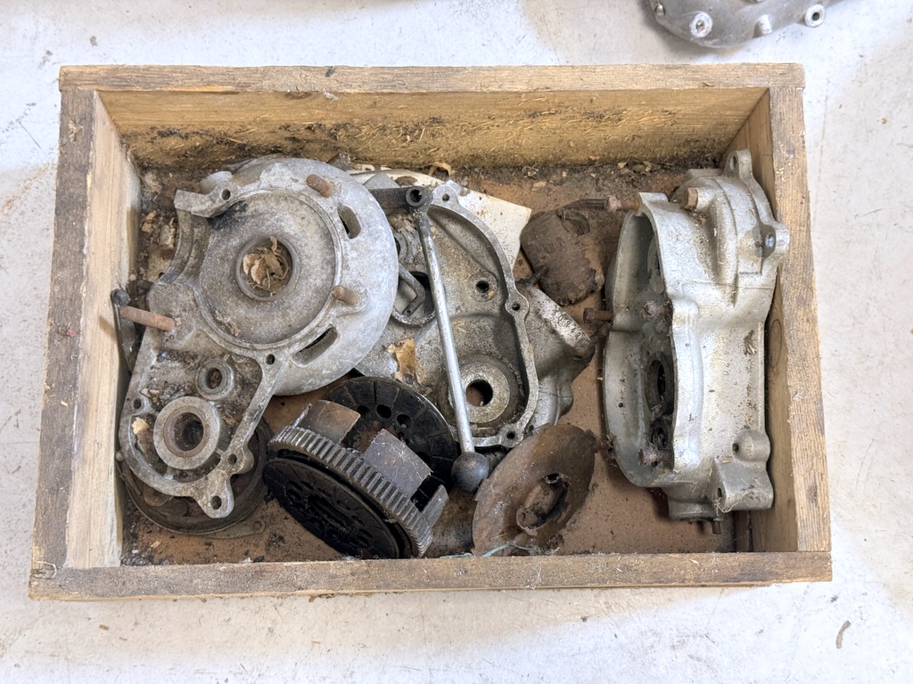 2st Husqvarna rödmyror (rep. objekt) 2st Husqvarna rödmyror (rep. objekt)