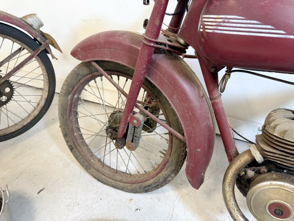 2st Husqvarna rödmyror (rep. objekt) 2st Husqvarna rödmyror (rep. objekt)