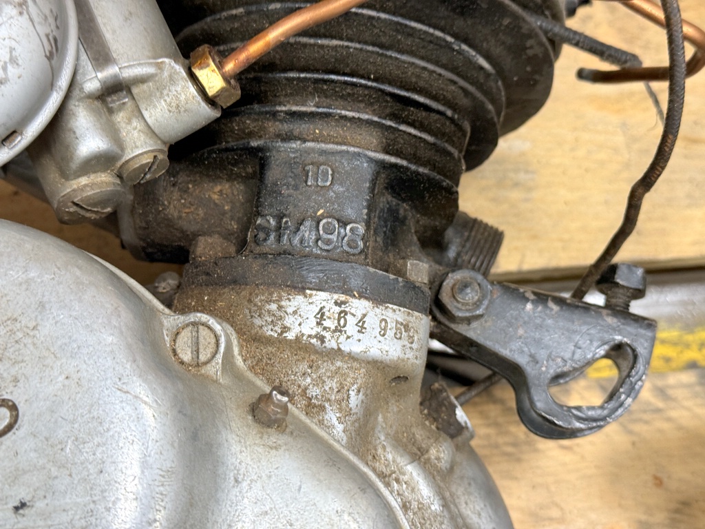 Pall med MC/mopeddelar Pall med MC/mopeddelar